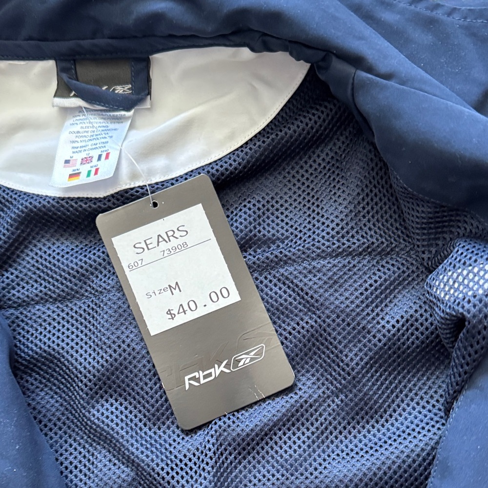 Reebok Women’s Navy and White Lightweight Sporty Windbreaker Jacket NWT. Size M - Picture 5 of 10
